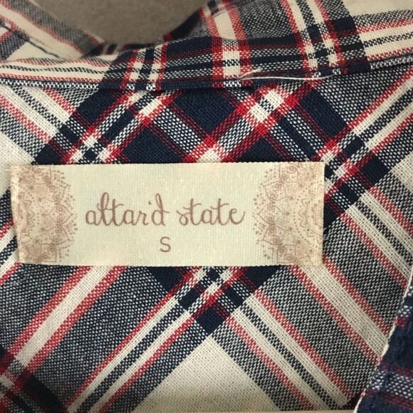 Alter’d state button down plaid shirt size small - Picture 3 of 3